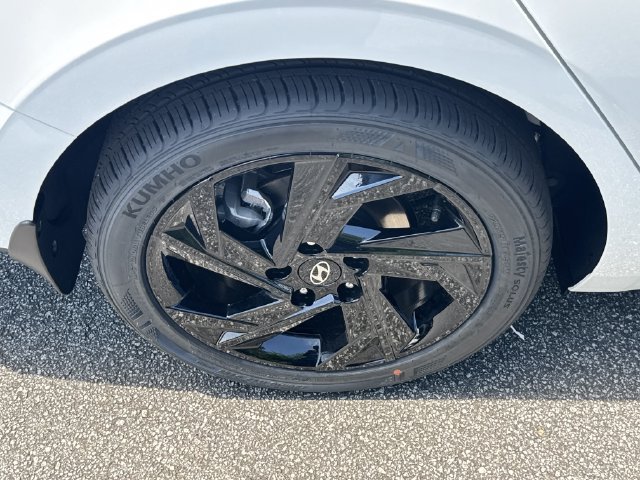 New 2026 Hyundai Elantra Sport FWD image 19