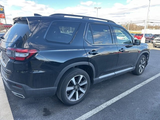 Used 2023 Honda Pilot Touring image 5