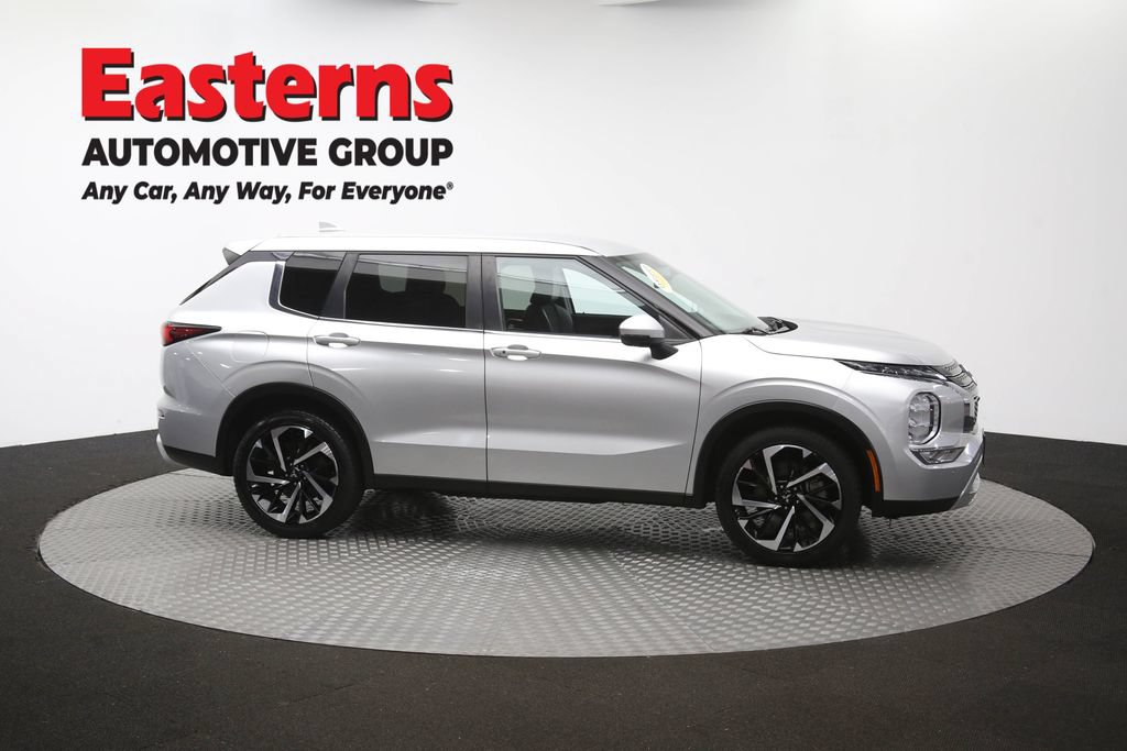 Used 2024 Mitsubishi Outlander SE FWD image 46
