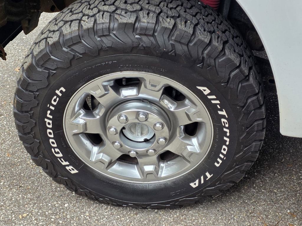 Used 2016 Ford F250 XLT w/ XLT Premium Package image 32