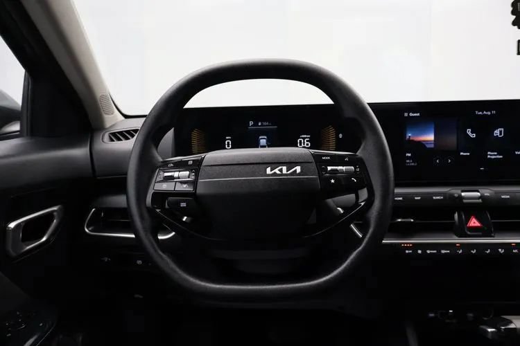 Used 2025 Kia K4 FWD image 19