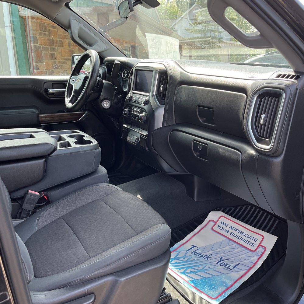 Used 2019 Chevrolet Silverado 1500 LT AWD/4WD image 11