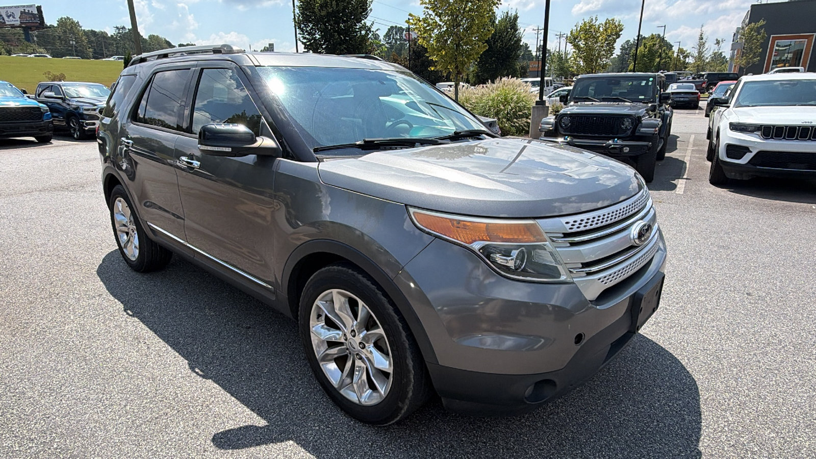 Used 2013 Ford Explorer XLT FWD image 5