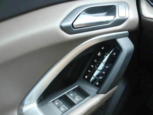 New 2025 Audi Q5 Premium Plus image 24