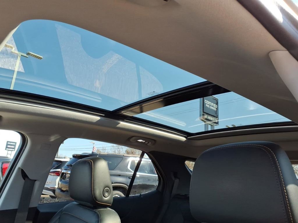 Used 2023 Chevrolet Equinox Premier image 13