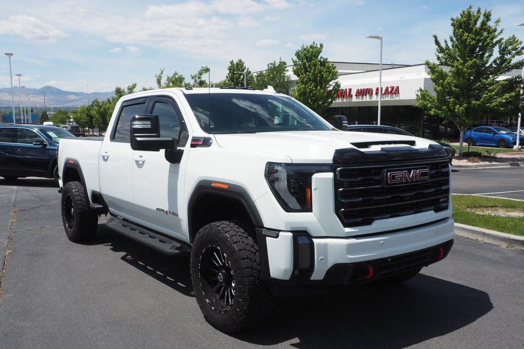 Used 2024 GMC Sierra 3500 AT4 w/ Technology Package AWD/4WD image 9