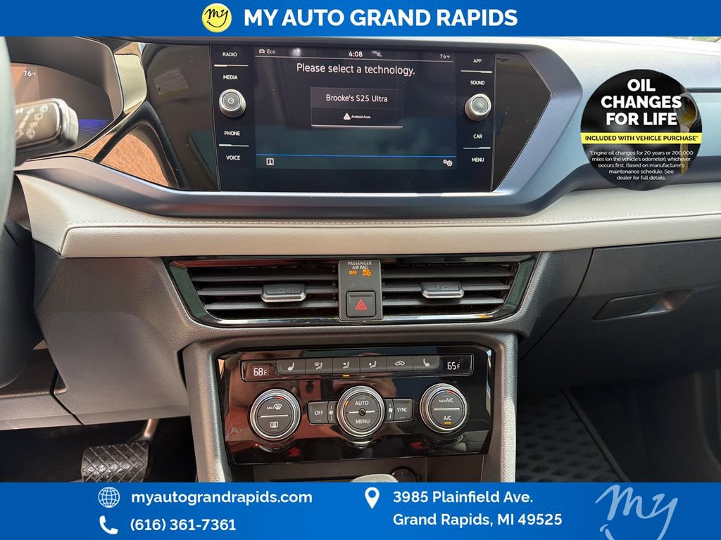 Used 2024 Volkswagen Taos SE w/ Panoramic Sunroof Package AWD/4WD image 20