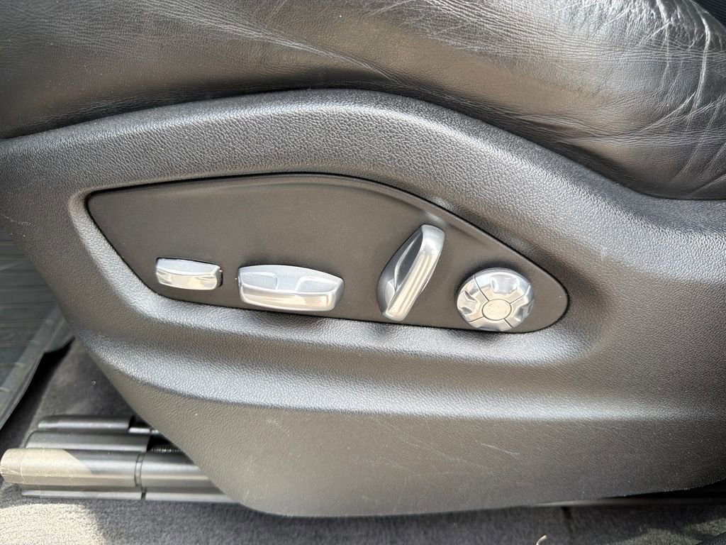 Used 2021 Porsche Cayenne Coupe image 20