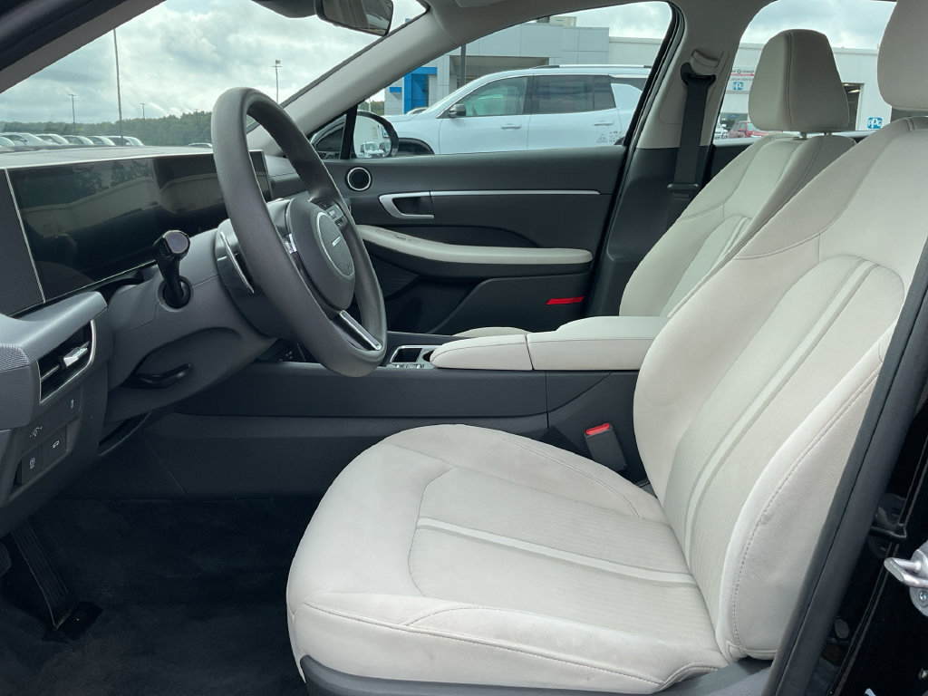 Used 2025 Hyundai Sonata SEL FWD image 14
