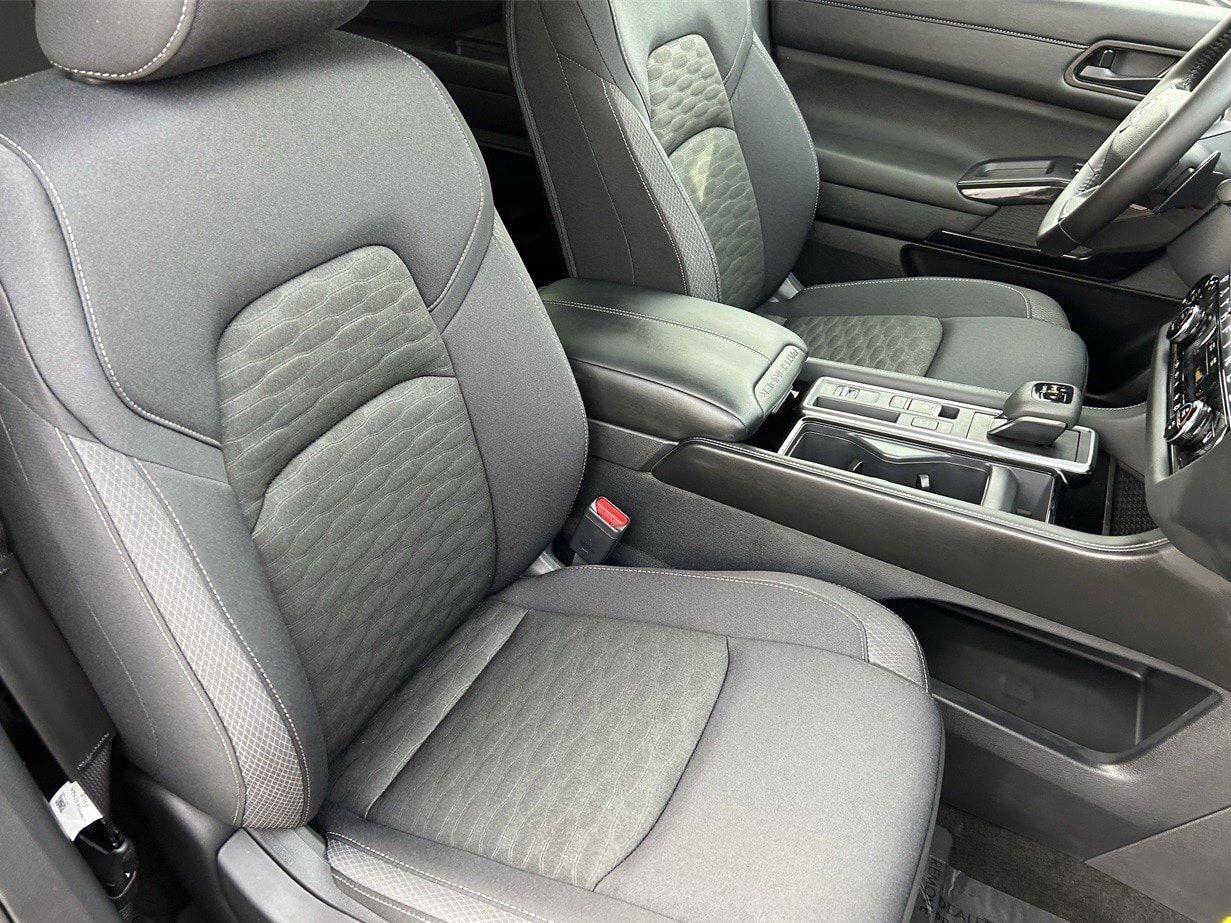 New 2026 Nissan Pathfinder SV image 16