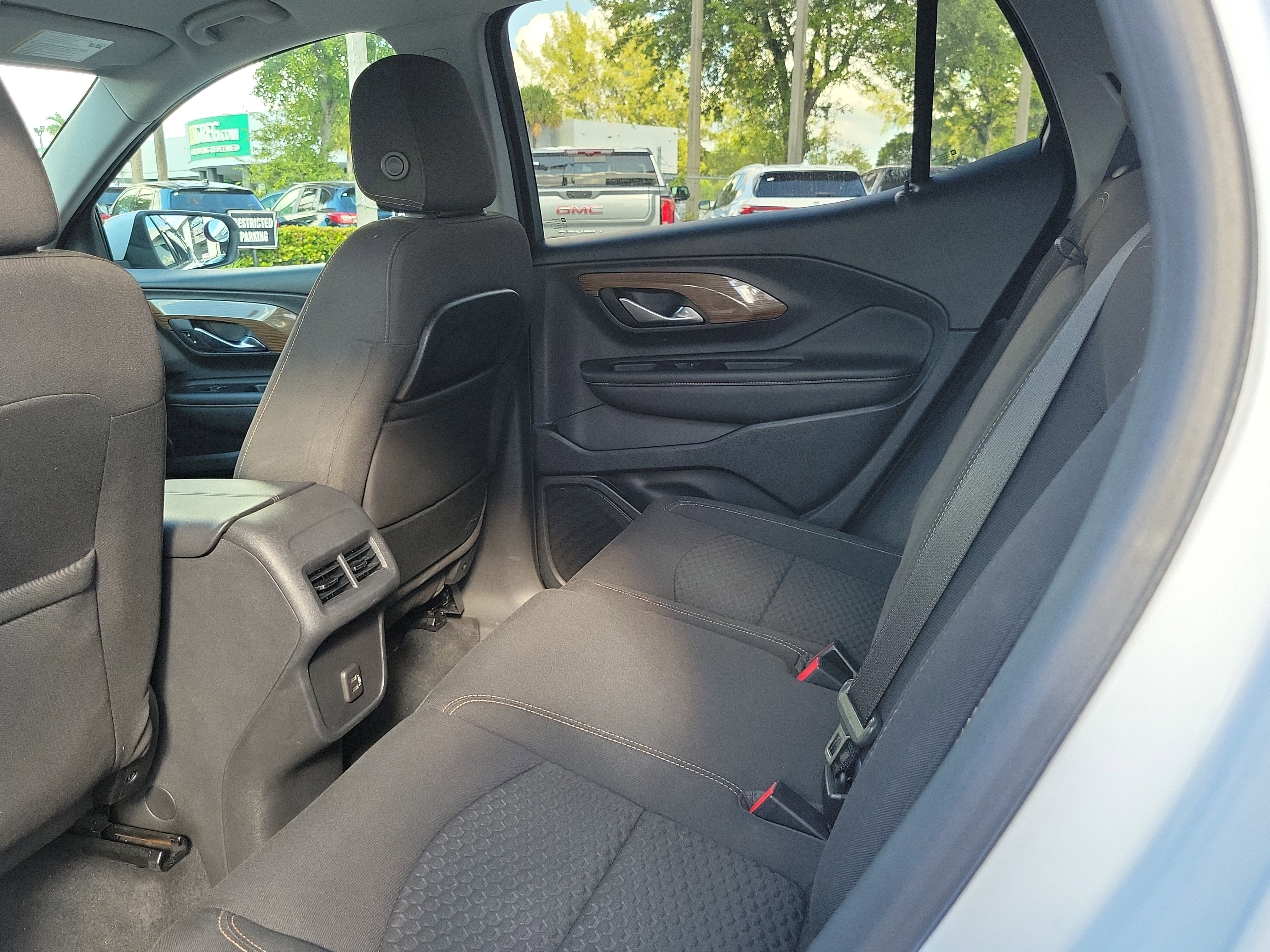 Used 2020 GMC Terrain SLE image 11