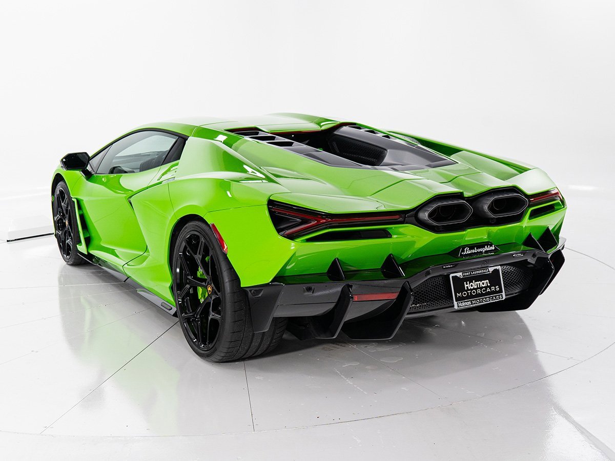 Used 2024 Lamborghini Revuelto image 3