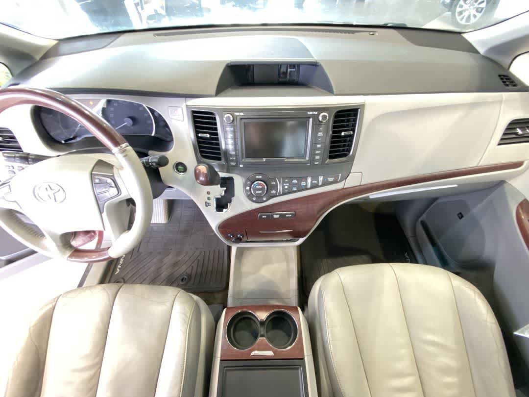 Used 2014 Toyota Sienna Limited AWD/4WD image 23