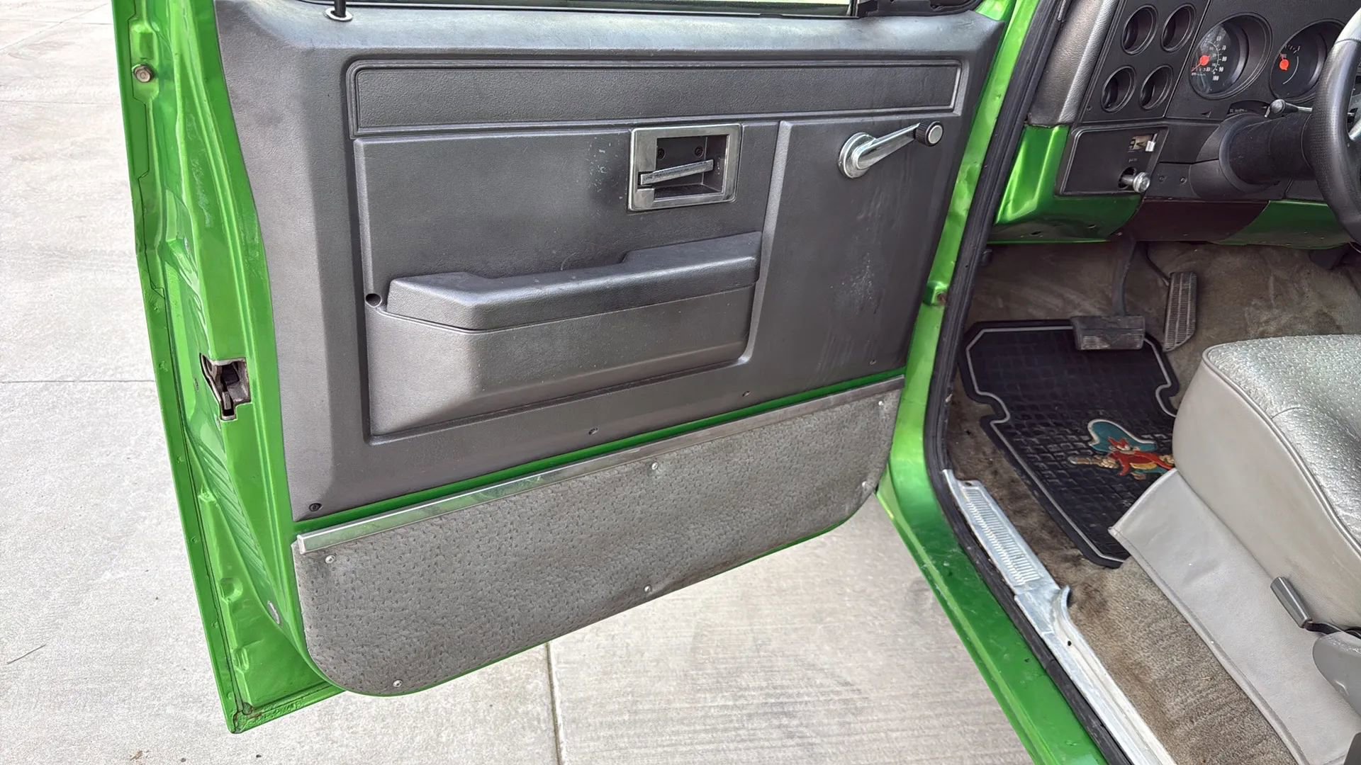 Used 1987 Chevrolet Silverado 1500 1500 RWD image 10