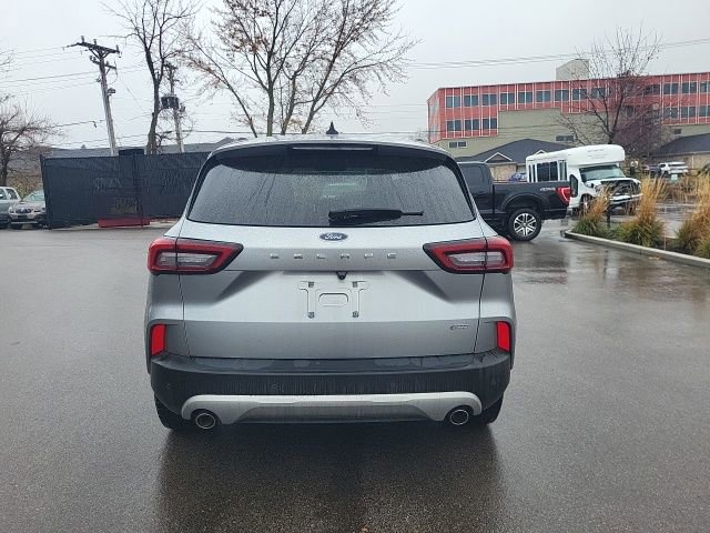Used 2024 Ford Escape SE image 4