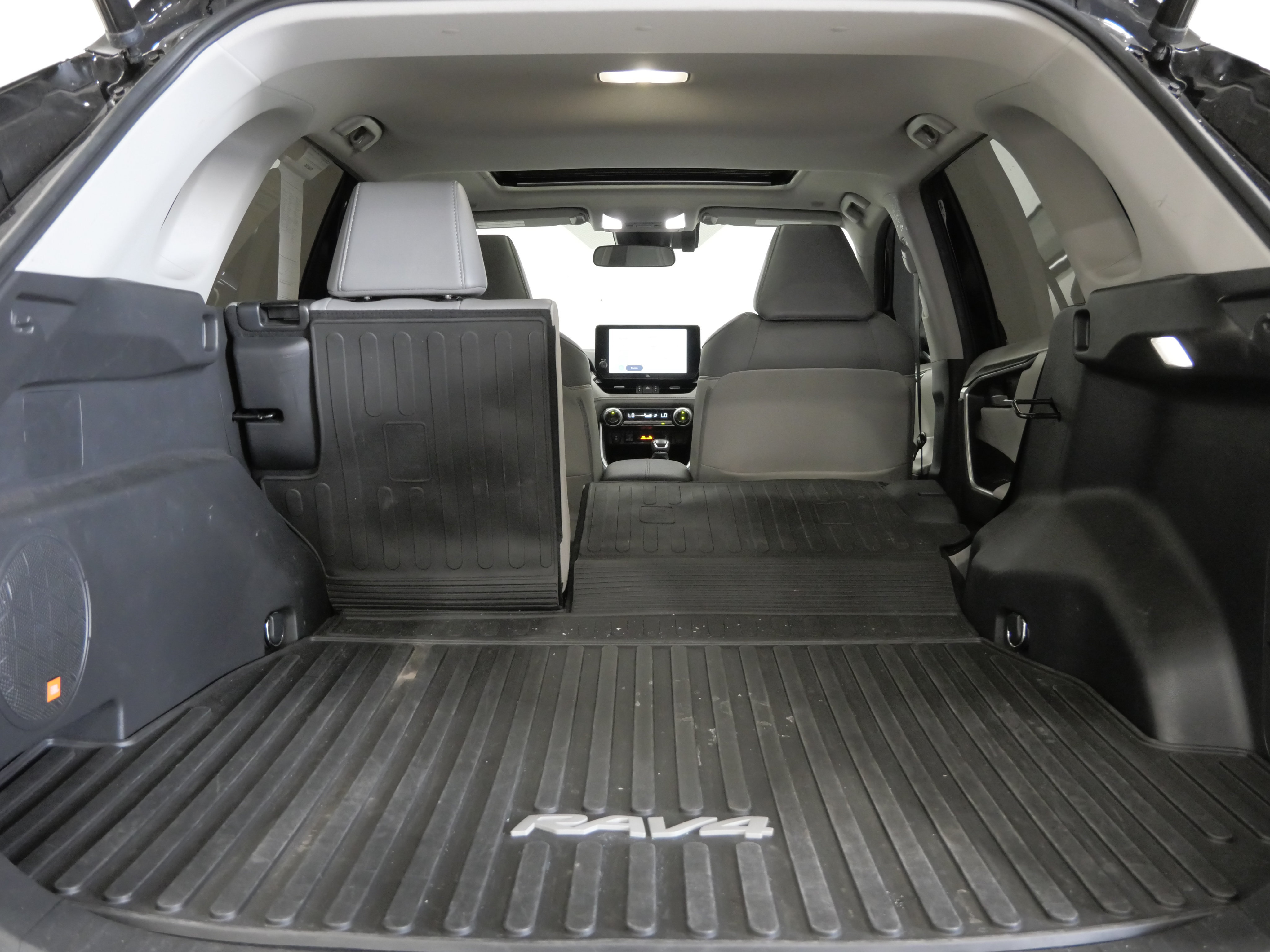Used 2023 Toyota RAV4 XLE Premium AWD/4WD image 27