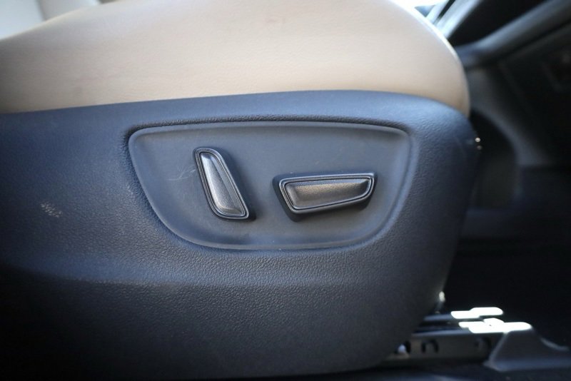 Used 2022 Toyota Sienna XLE image 32