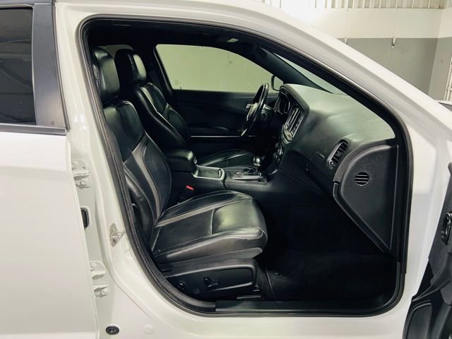 Used 2020 Dodge Charger SXT w/ Leather Interior Group RWD image 31
