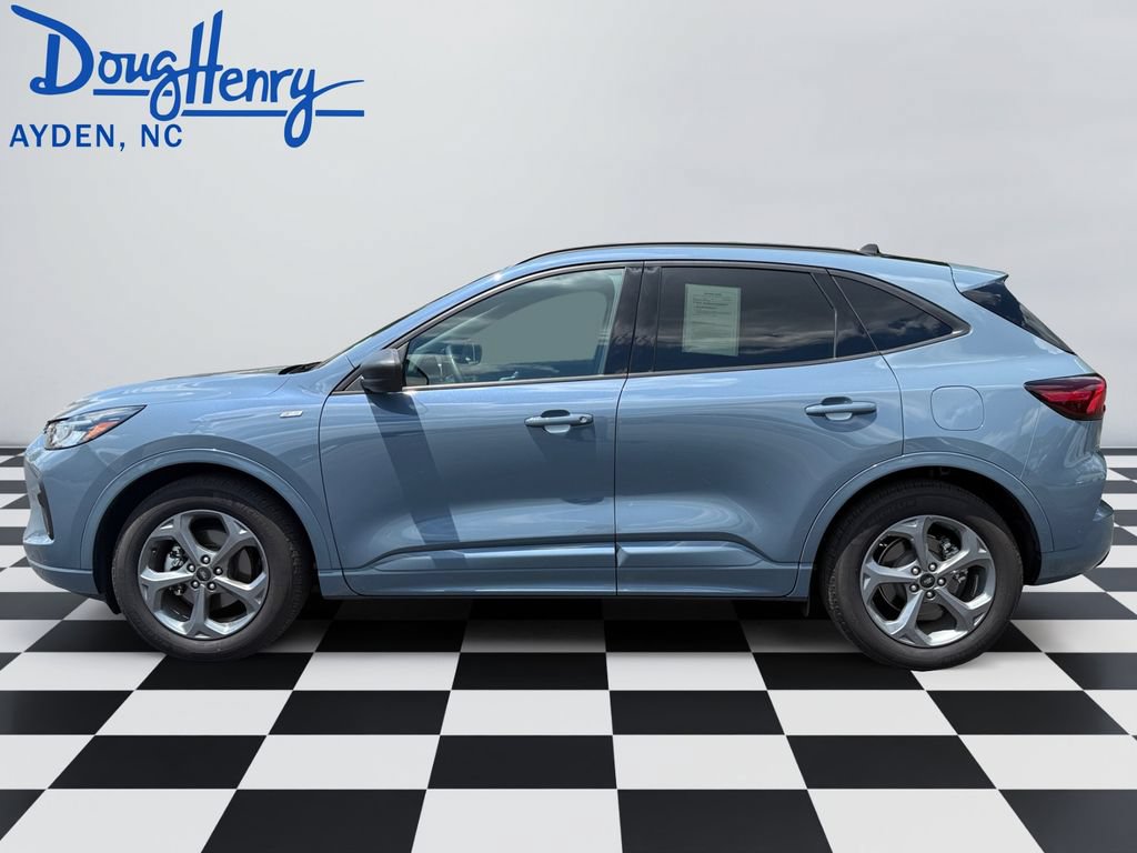 Used 2024 Ford Escape ST-Line w/ Tech Pack #1 FWD image 2
