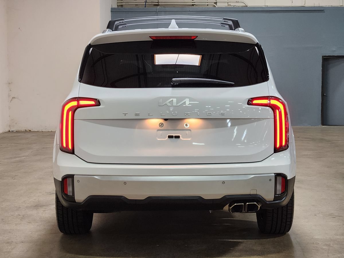 Used 2024 Kia Telluride EX w/ EX Captain's Chair Package FWD image 10