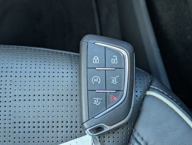 Used 2023 Cadillac Escalade Premium Luxury image 31