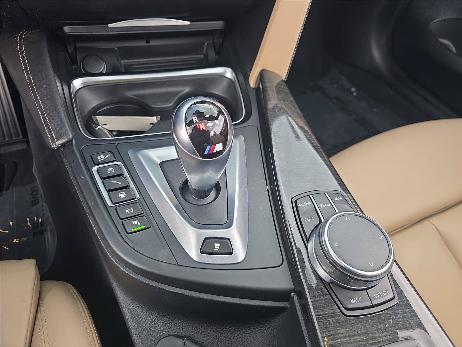 Used 2018 BMW M4 Convertible RWD image 17