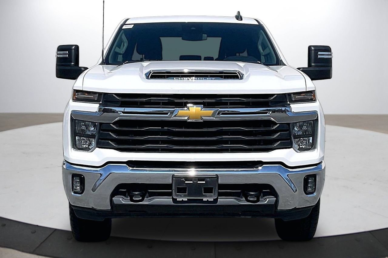 Used 2024 Chevrolet Silverado 2500 LT image 3