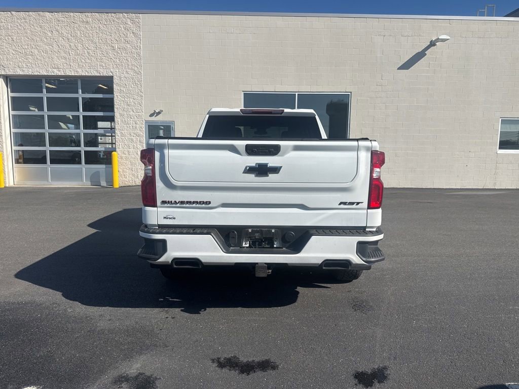 Used 2022 Chevrolet Silverado 1500 RST w/ Redline Edition AWD/4WD image 3