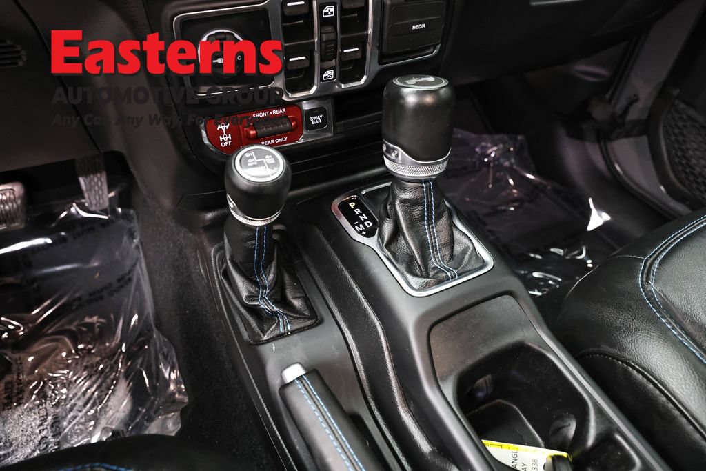 Used 2022 Jeep Wrangler Unlimited Rubicon 4xe w/ Cold Weather Group AWD/4WD image 13