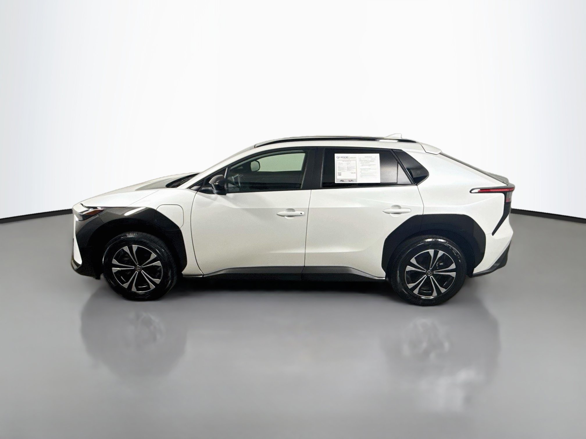 Certified 2024 Toyota bZ4X AWD w/ Weather Package image 4