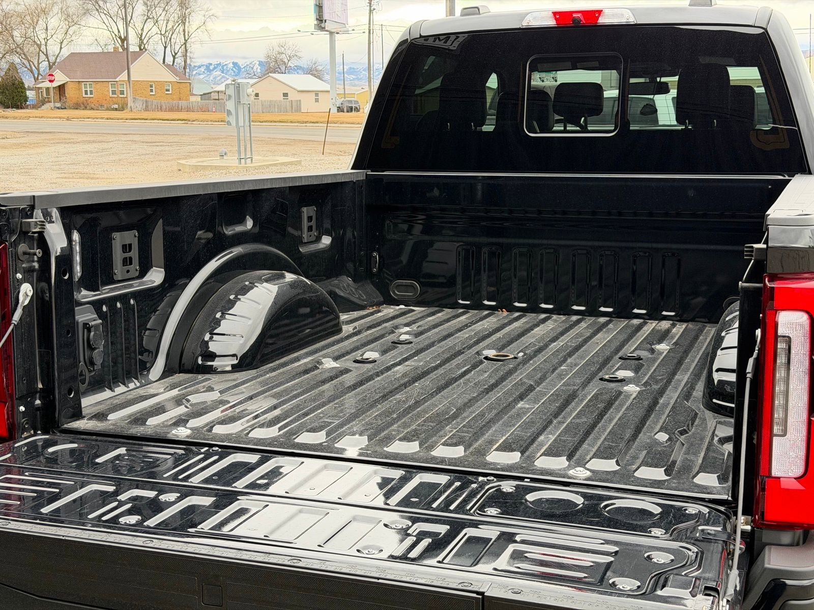 Used 2025 Ford F350 Platinum image 9
