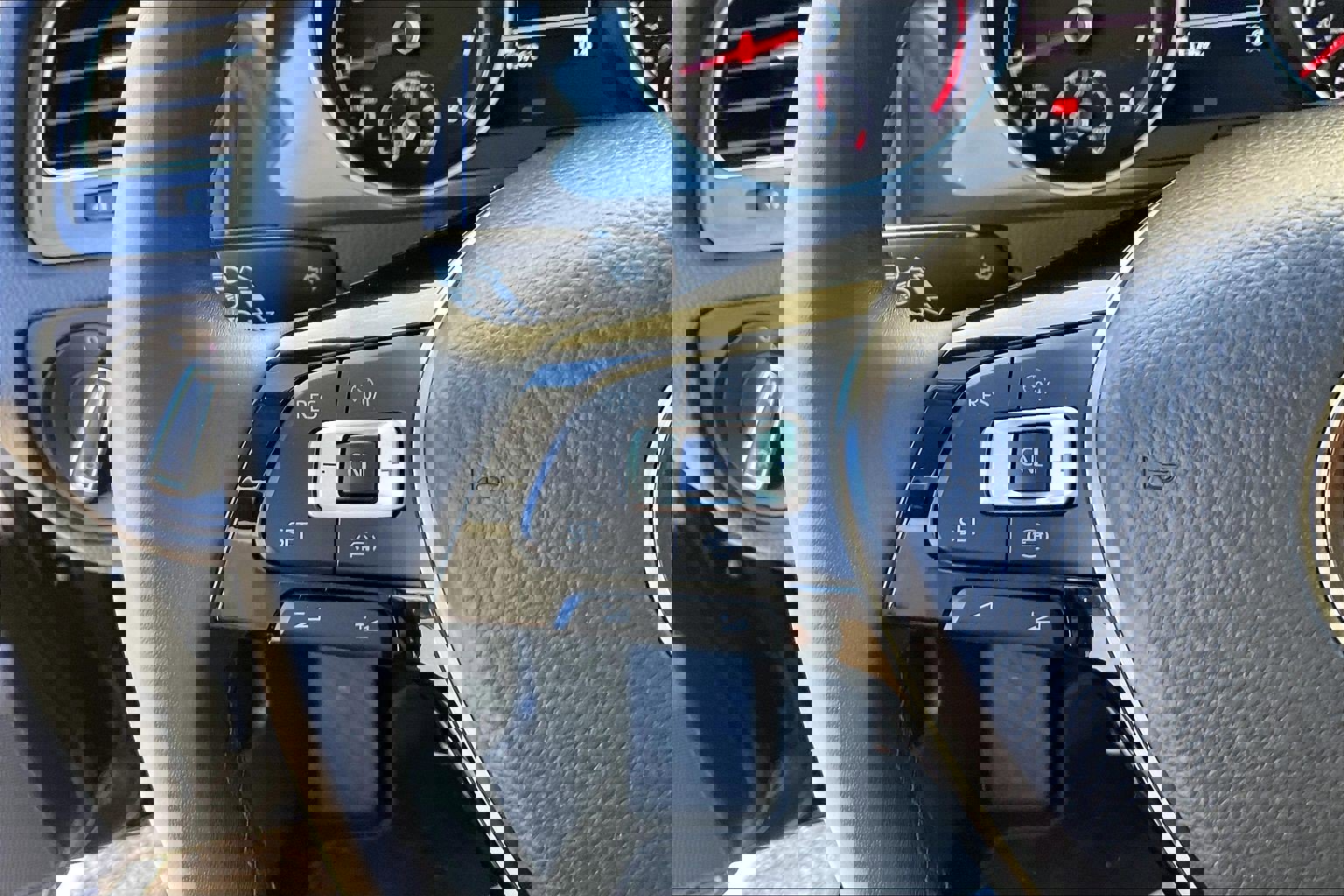 Used 2019 Volkswagen Golf S image 17