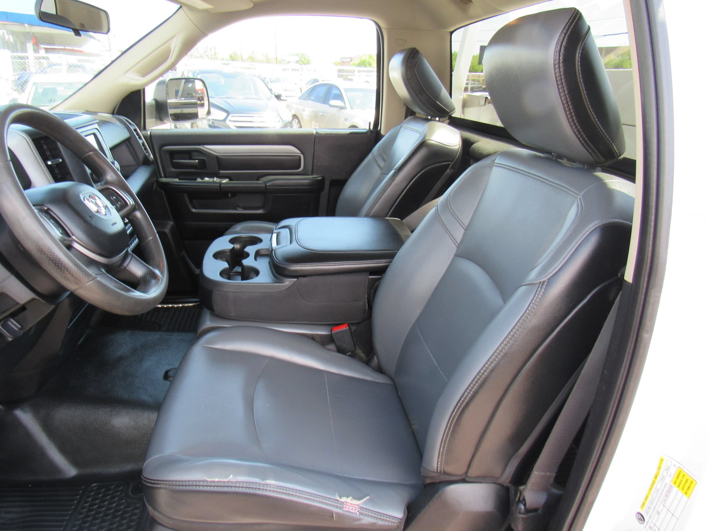 Used 2020 RAM 2500 Tradesman w/ Chrome Appearance Group RWD image 9