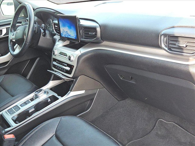 Used 2020 Ford Explorer XLT w/ Equipment Group 202A RWD image 19