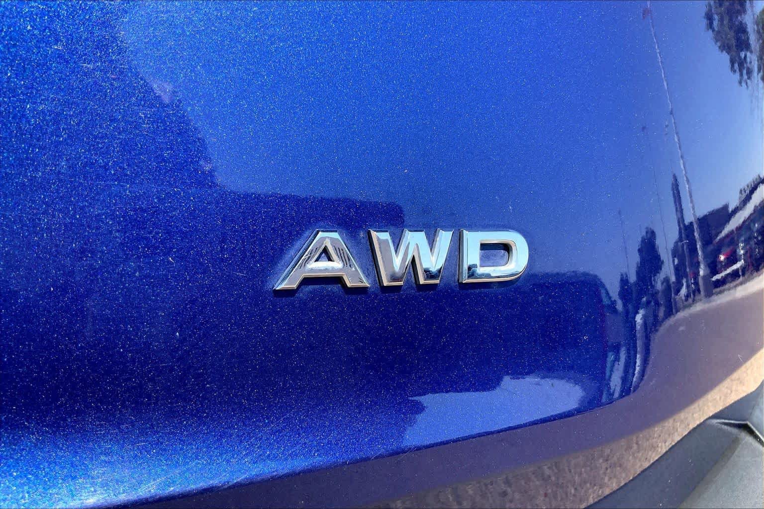 Used 2023 Nissan Rogue S AWD/4WD image 10