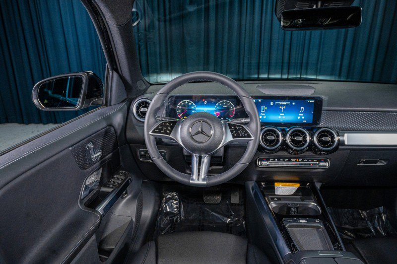 New 2025 Mercedes-Benz GLB 250 image 14