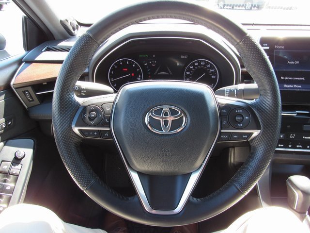 Used 2022 Toyota Avalon Limited image 13