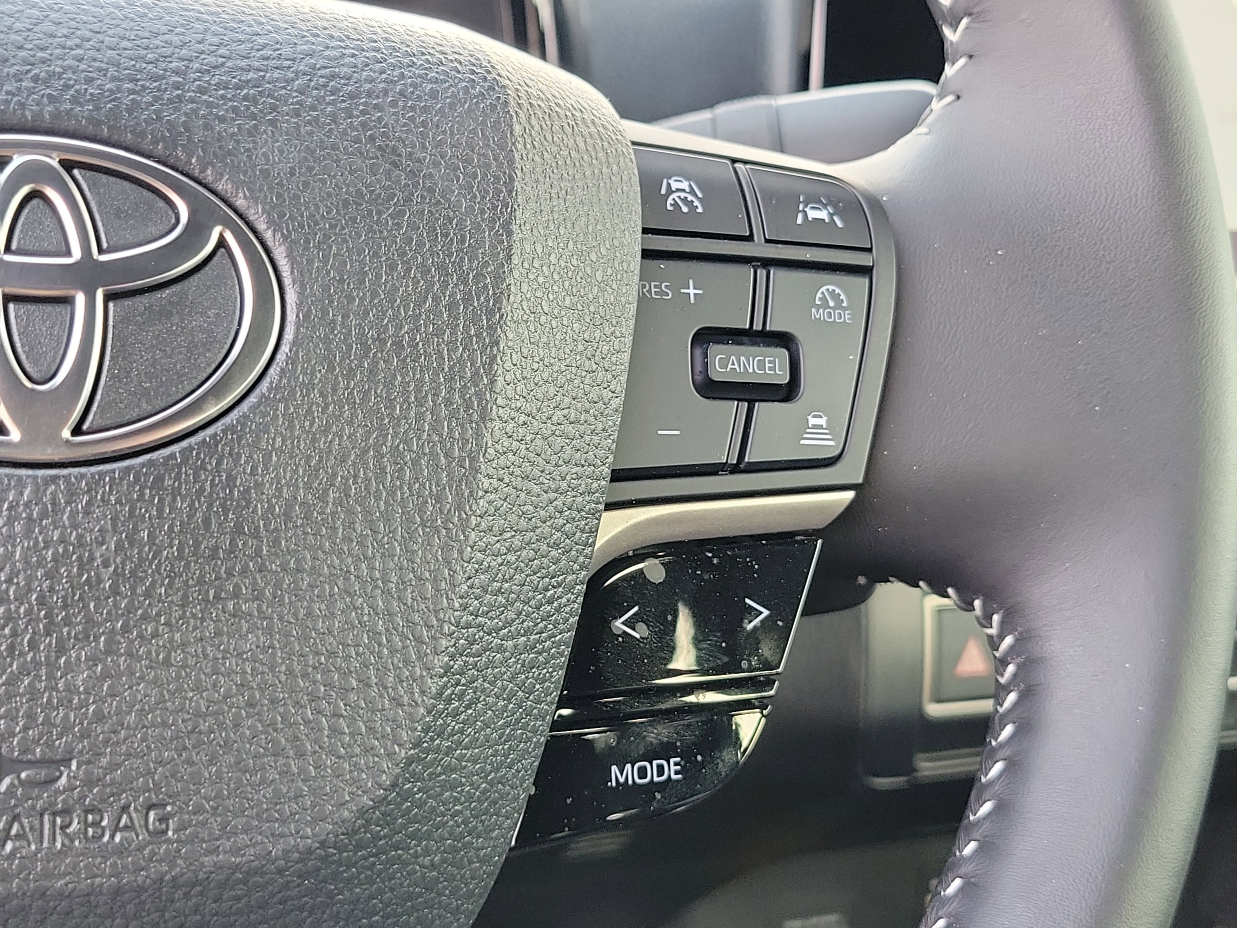 Used 2025 Toyota Camry SE image 29