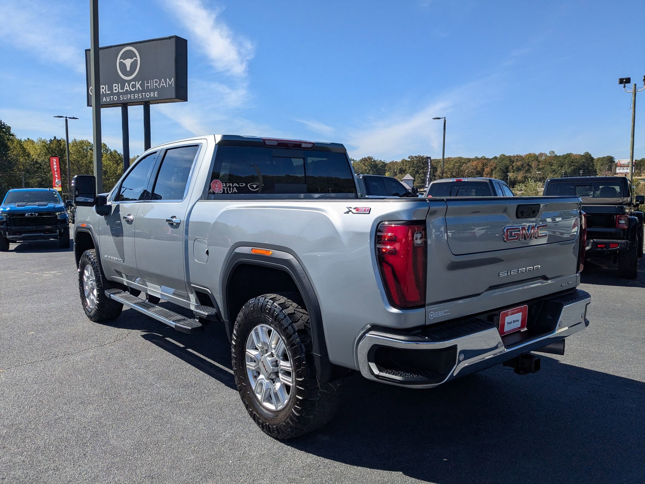 Used 2024 GMC Sierra 2500 SLT w/ SLT Premium Package image 7