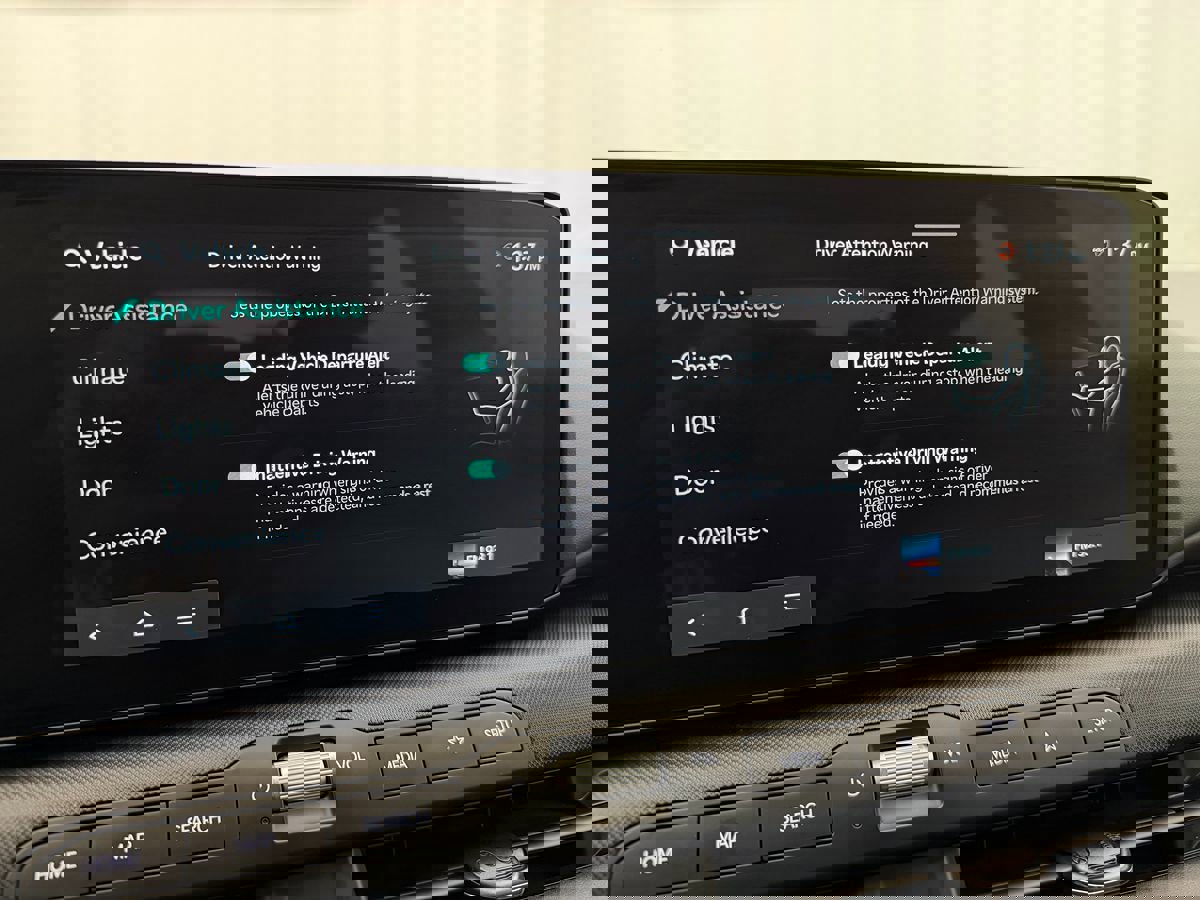 Used 2025 Kia K4 image 22