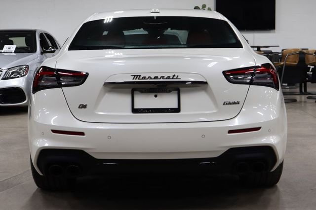 Used 2022 Maserati Ghibli Modena Q4 AWD/4WD image 4