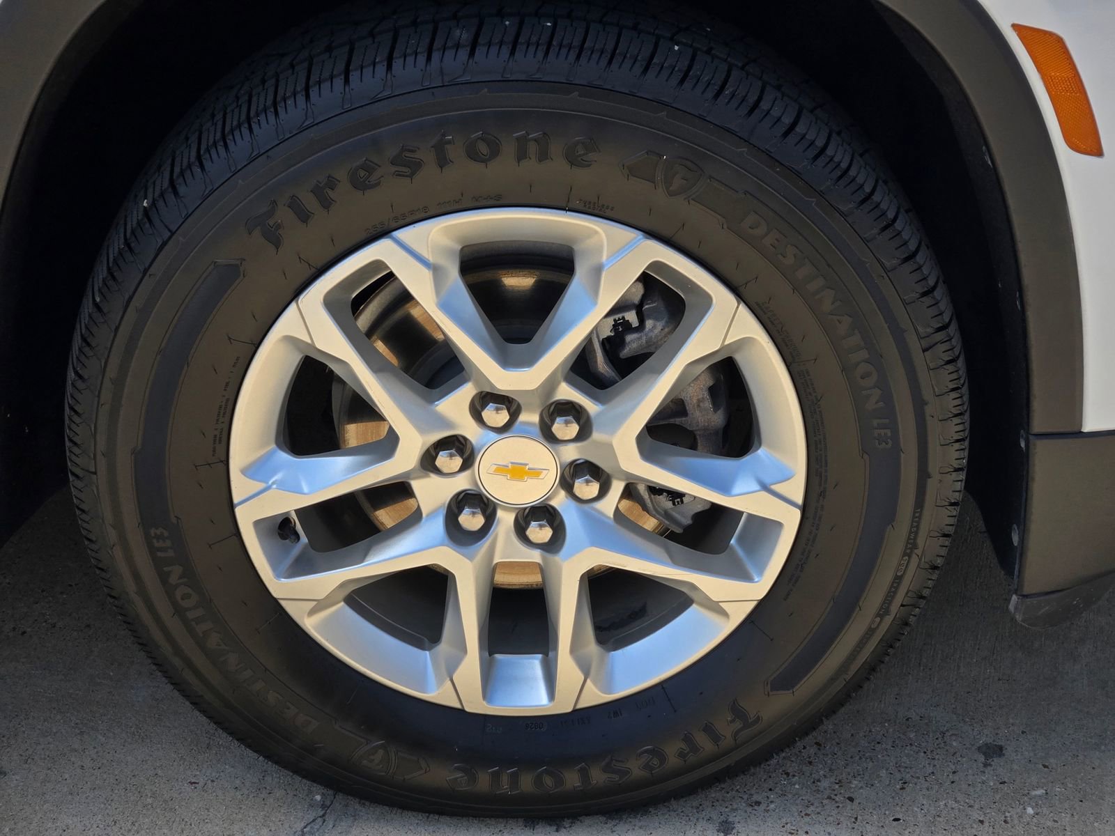 Used 2023 Chevrolet Traverse LS w/ Safety Package FWD image 7
