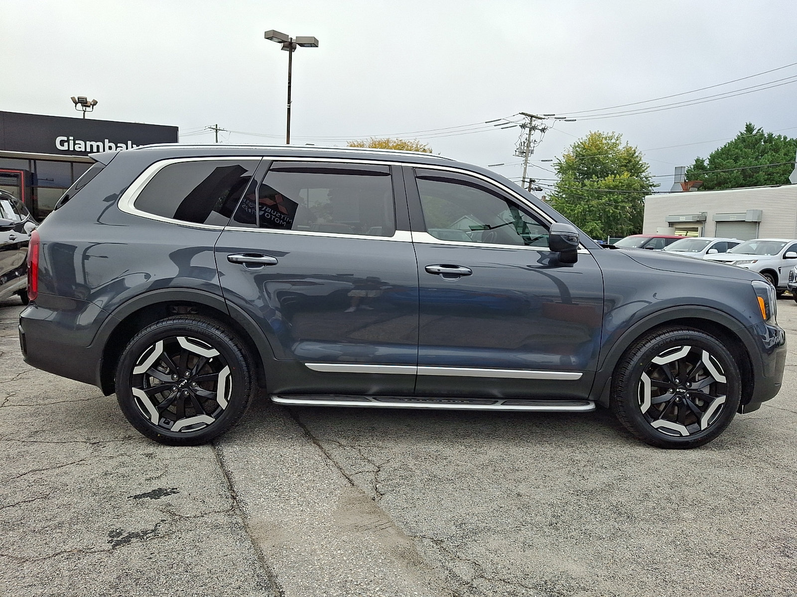 Certified 2024 Kia Telluride S w/ S Sunroof Package AWD/4WD image 7
