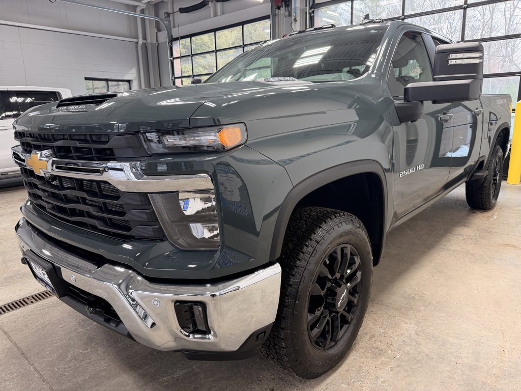 Used 2025 Chevrolet Silverado 2500 LT image 4