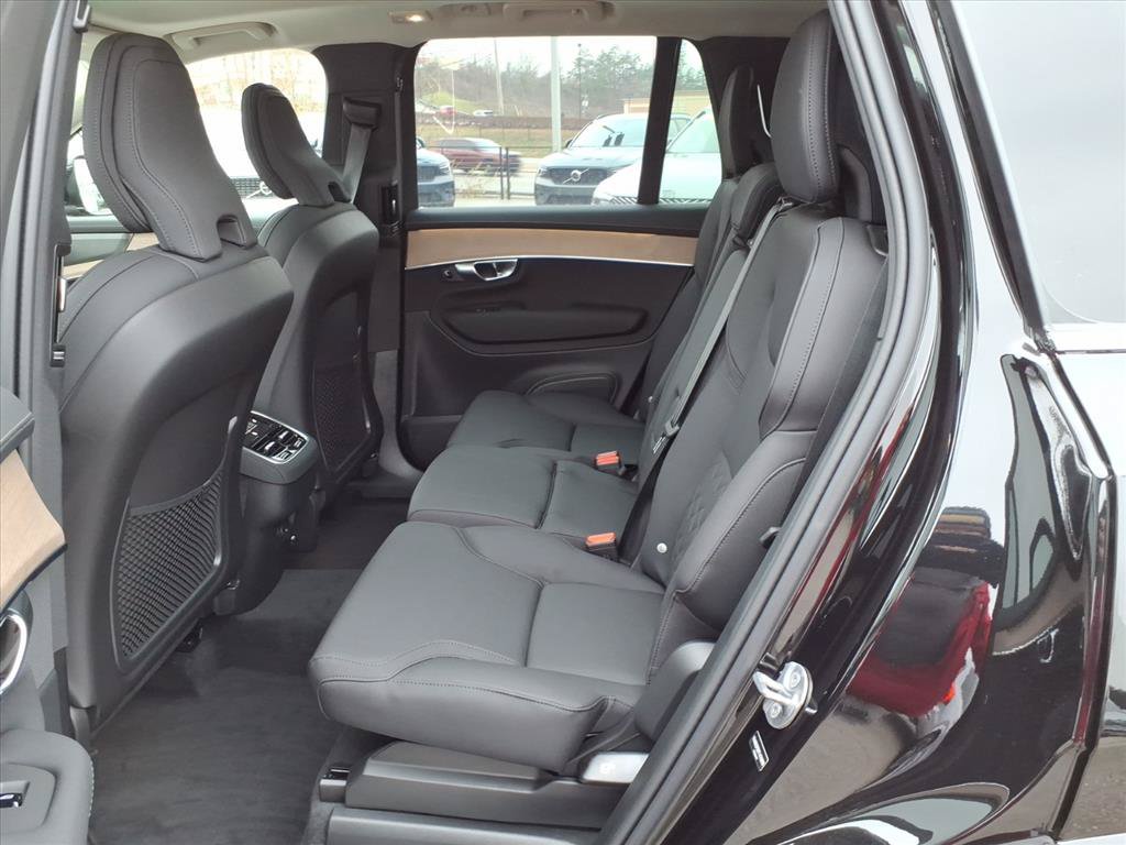 Used 2026 Volvo XC90 B6 Plus w/ Protection Package AWD/4WD image 12