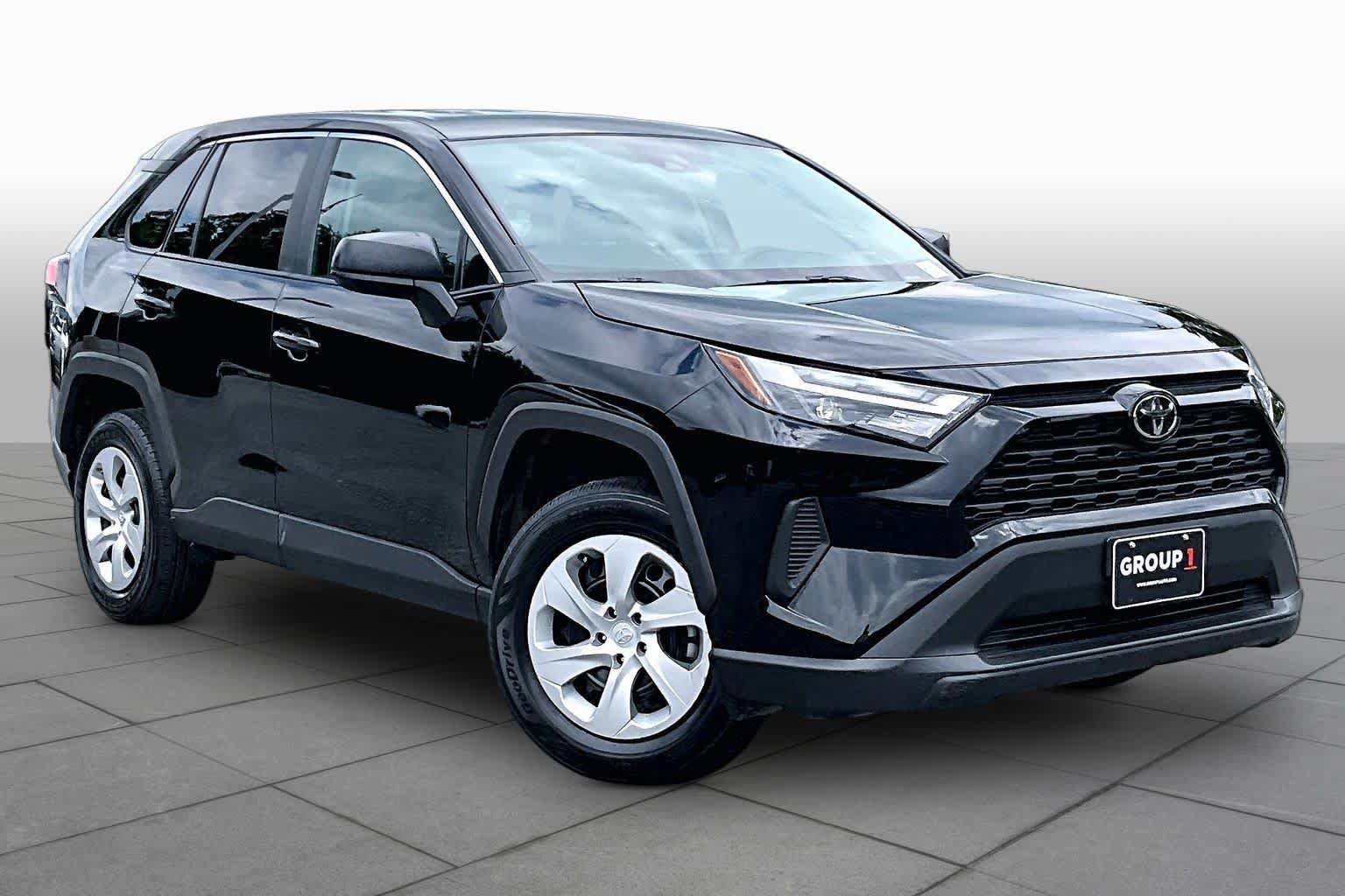 Used 2025 Toyota RAV4 LE AWD/4WD image 3