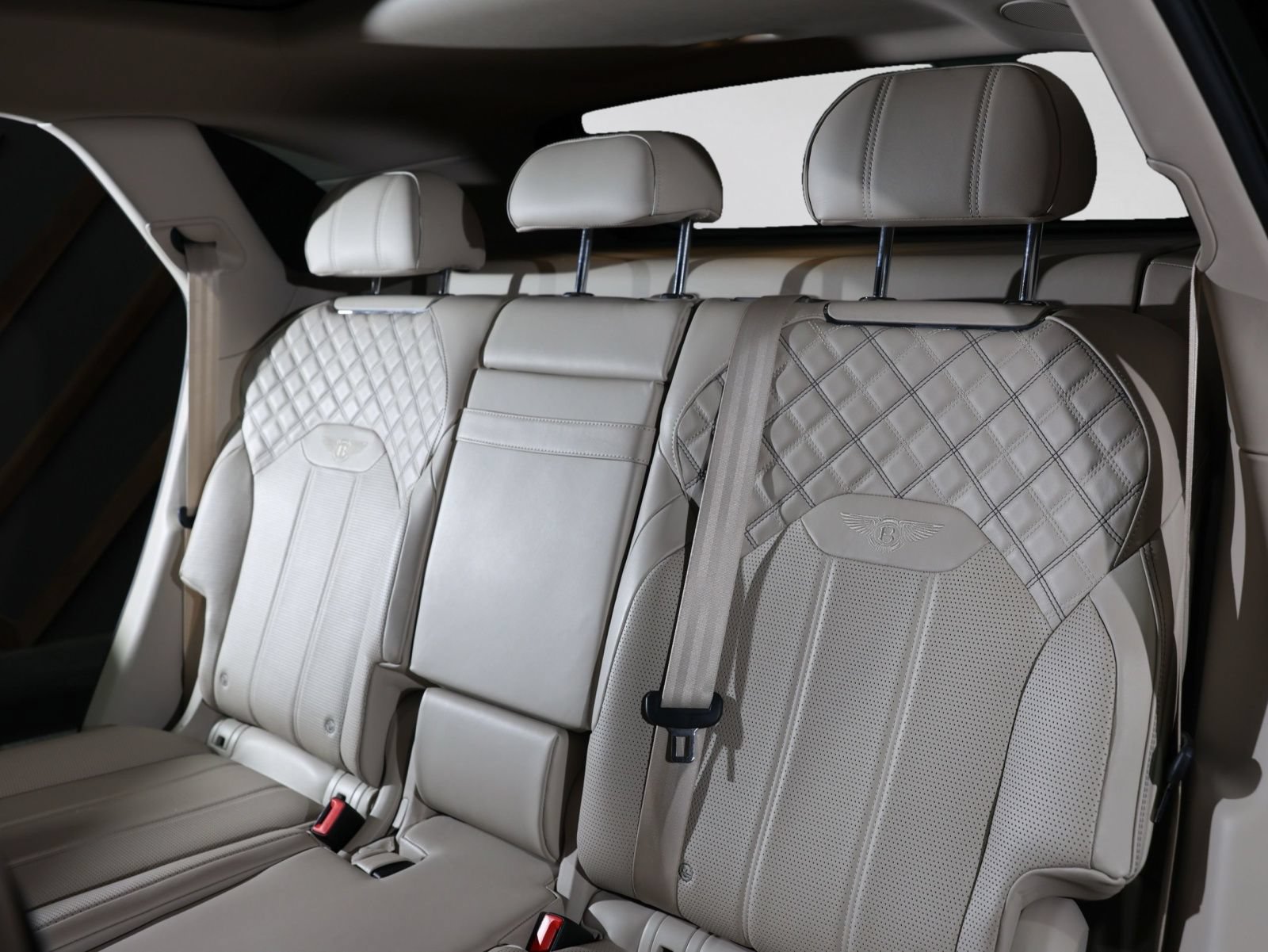 Used 2021 Bentley Bentayga w/ First Edition Specification AWD/4WD image 12