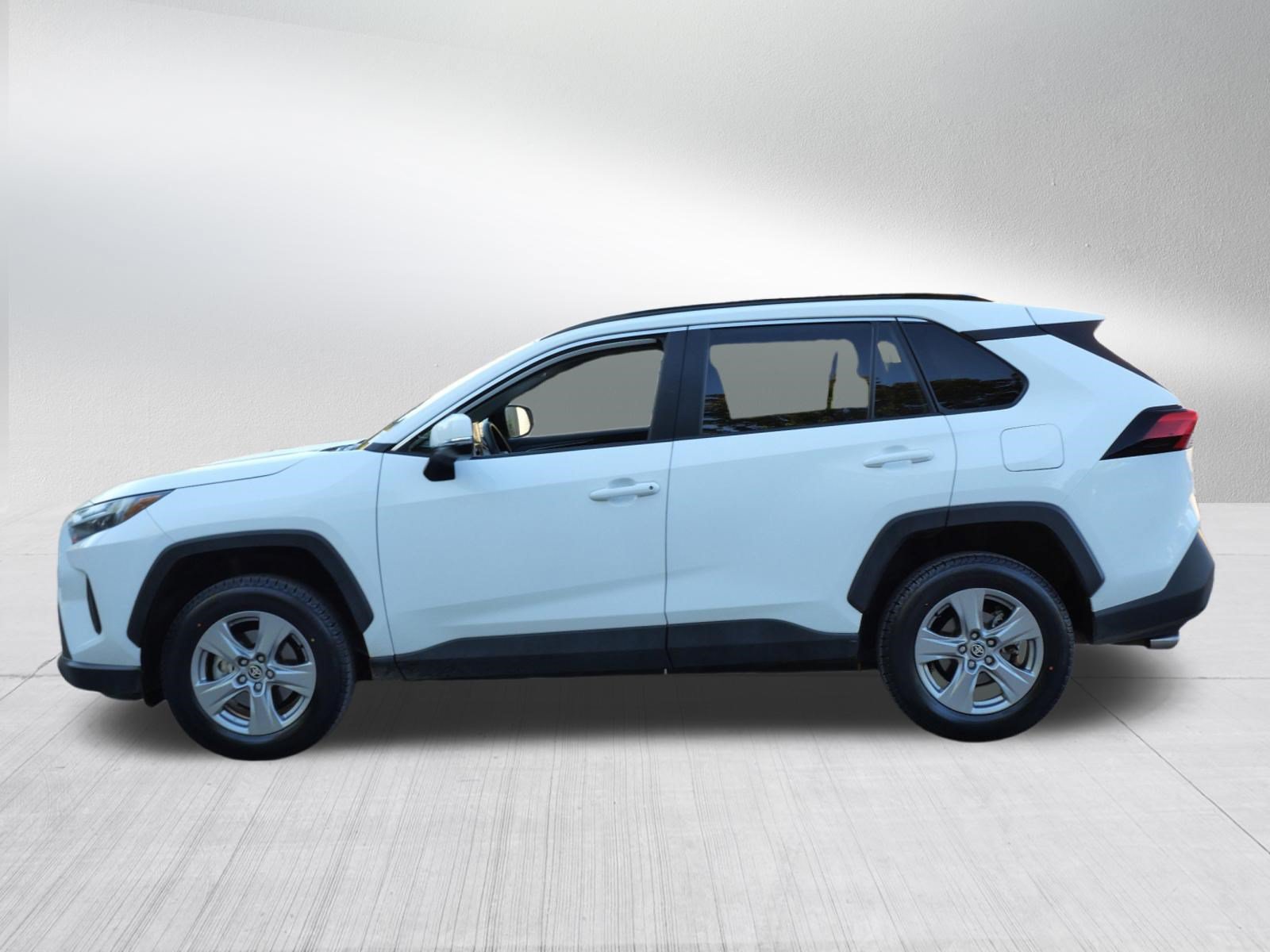 Certified 2025 Toyota RAV4 XLE AWD/4WD image 4