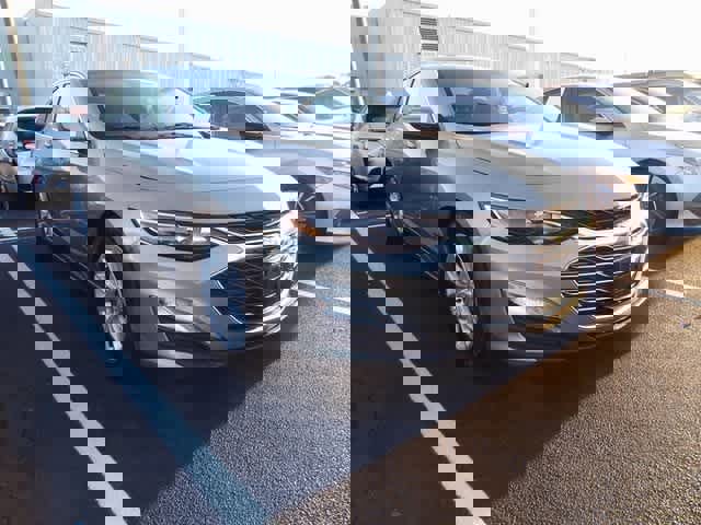 Used 2022 Chevrolet Malibu LT image 3