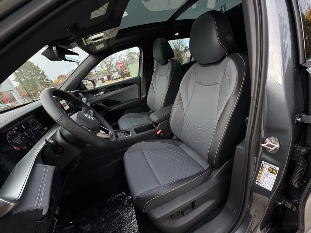 New 2026 Volkswagen Tiguan SE R-Line image 23